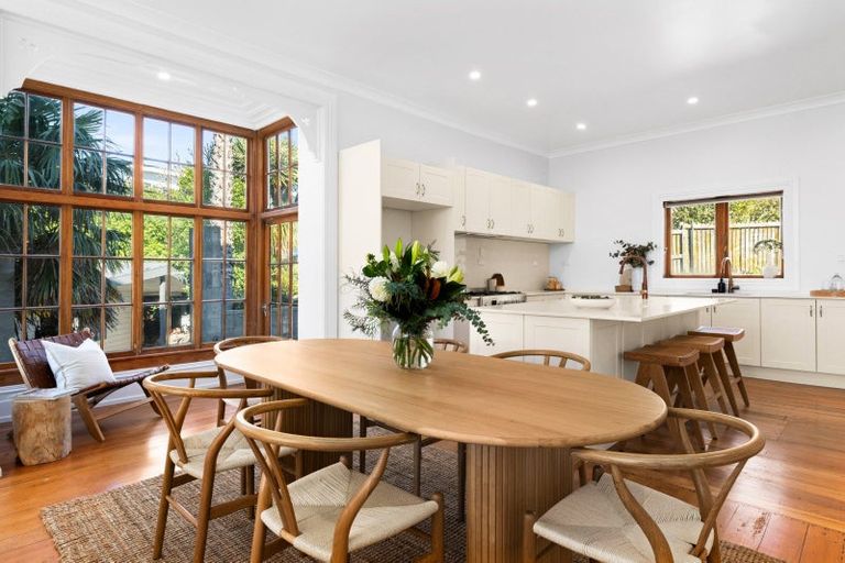 Photo of property in 26 Thompson Road, Bluff Hill, Napier, 4110