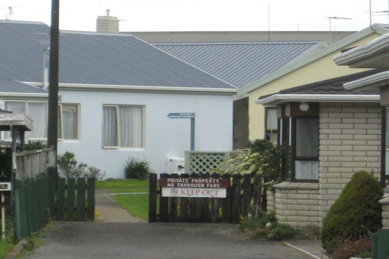 Photo of property in 81 Tukapa Street, Westown, New Plymouth, 4310