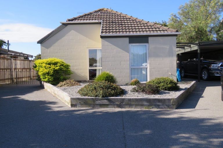 Photo of property in 12 Heathglen Avenue, Parklands, Christchurch, 8083