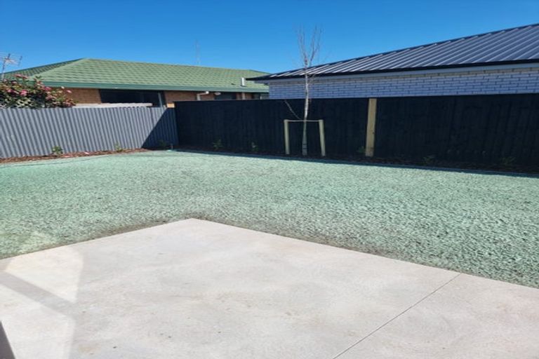 Photo of property in 79 Akoranga Place, Hornby, Christchurch, 8042