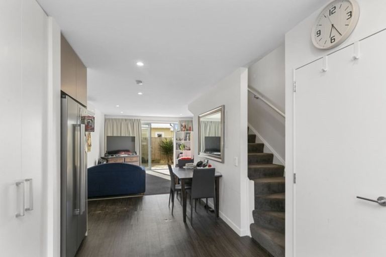 Photo of property in 2u3 Stone Street, Miramar, Wellington, 6022