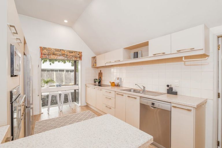 Photo of property in 103c Waimairi Road, Ilam, Christchurch, 8041