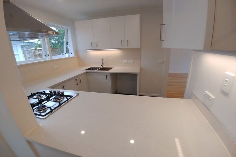 Photo of property in 89 Lauderdale Road, Birkdale, Auckland, 0626