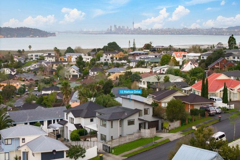 Photo of property in 11 Matisse Drive, West Harbour, Auckland, 0618