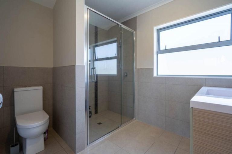 Photo of property in 4 Petrel Close, Paraparaumu Beach, Paraparaumu, 5032