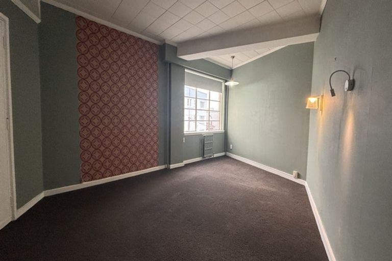 Photo of property in Wharenui Apartments, 274 Oriental Parade, Oriental Bay, Wellington, 6011