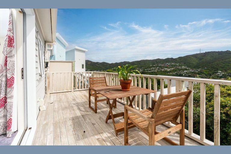 Photo of property in 5/143 Cockayne Road, Khandallah, Wellington, 6035