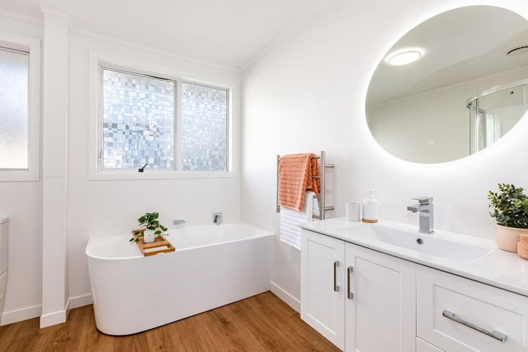 Photo of property in 32 Desert Gold Street, Ascot Park, Porirua, 5024