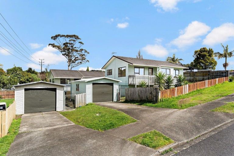 Photo of property in 49 Meadowvale Rise, Titirangi, Auckland, 0604