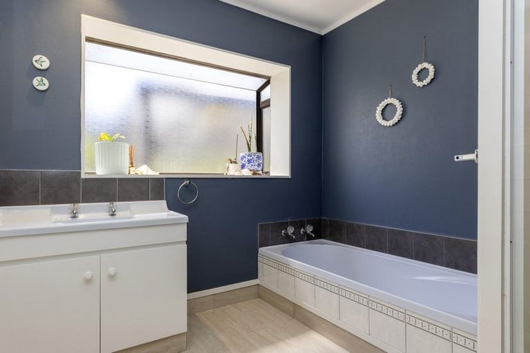 Photo of property in 83 Harvey Street, Waipahihi, Taupo, 3330