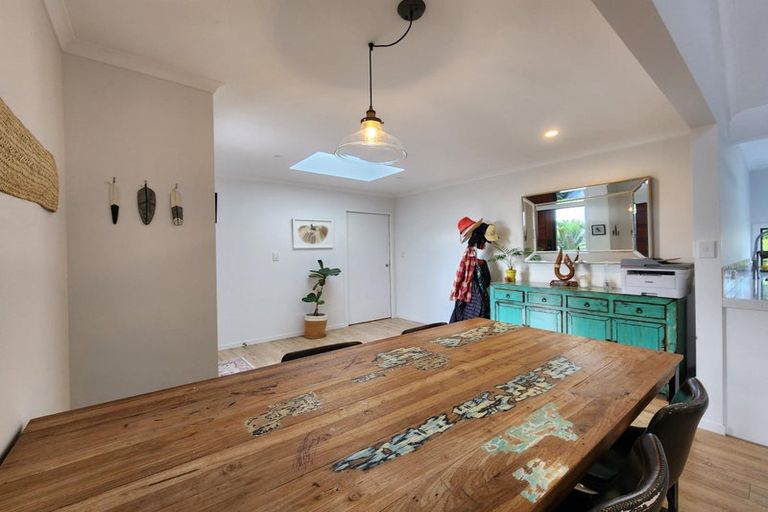 Photo of property in 136 Wairau Road, Oakura, New Plymouth, 4374