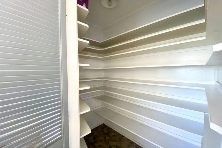 Photo of property in 5 Marlene Avenue, Te Atatu South, Auckland, 0610