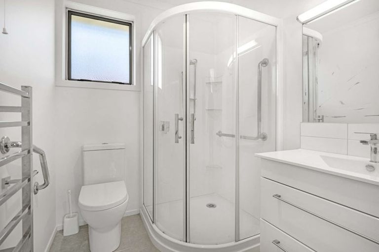 Photo of property in Henry Russell Estate, 8/36 Belgrove Drive, Waipukurau, 4200