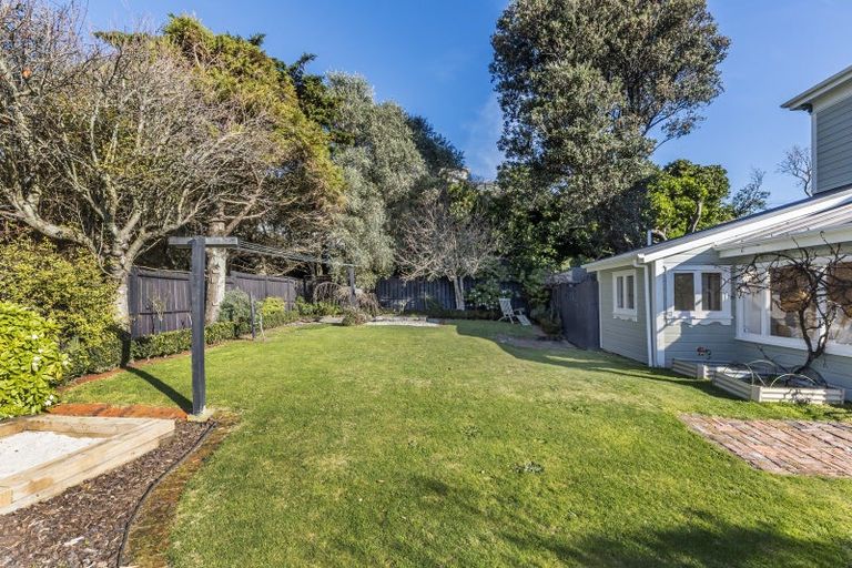 Photo of property in 52 Ira Street, Miramar, Wellington, 6022