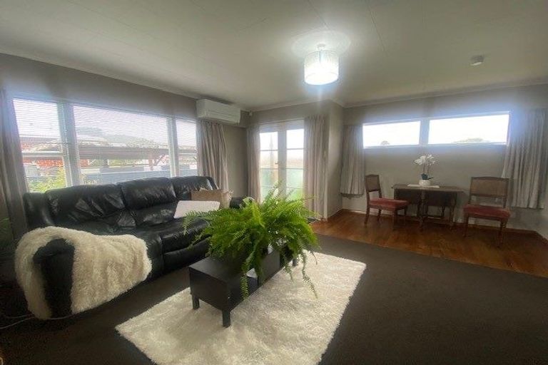 Photo of property in 87a Karamu Crescent, Wainuiomata, Lower Hutt, 5014