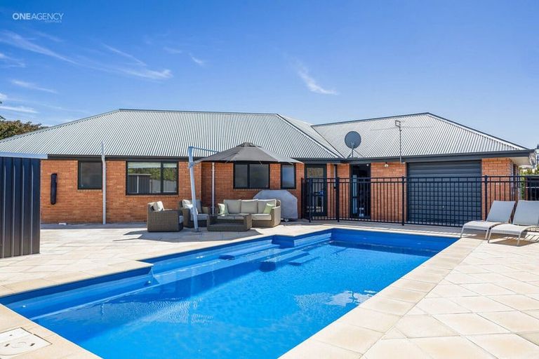 Photo of property in 37 Huria Lane, Woodend, 7610
