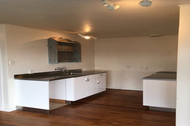 Photo of property in 60 Orangi Kaupapa Road, Northland, Wellington, 6012