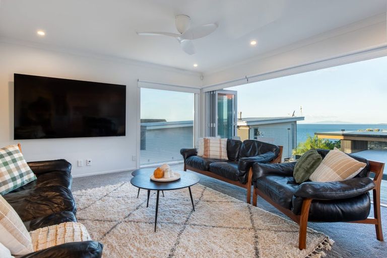 Photo of property in 131 Churchill Road, Rothesay Bay, Auckland, 0630
