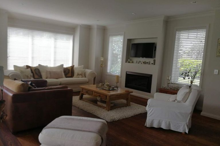 Photo of property in 5 Hinau Road, Karaka, Papakura, 2113