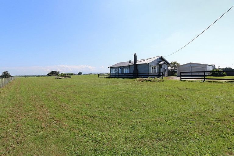 Photo of property in 357 Ketemarae Road, Hawera, 4675