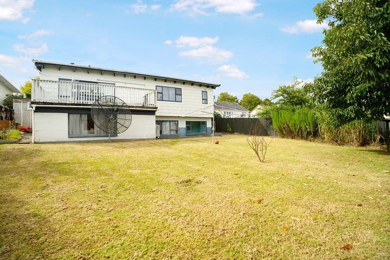 Photo of property in 20 Humphrey Kemp Avenue, Henderson, Auckland, 0612