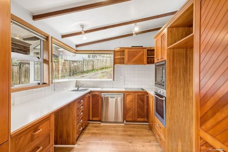 Photo of property in 28 Sunnyfield Crescent, Glenfield, Auckland, 0629