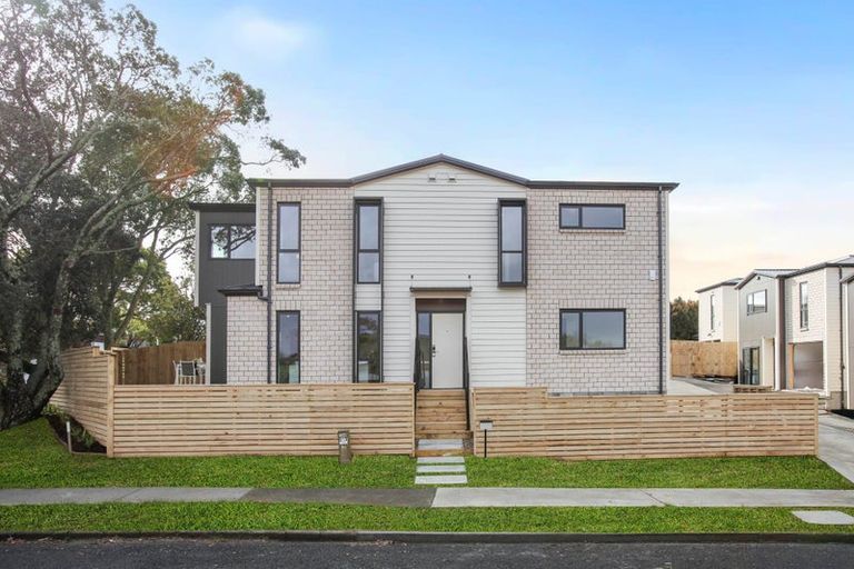 Photo of property in 12 Kurnell Drive, Botany Downs, Auckland, 2010