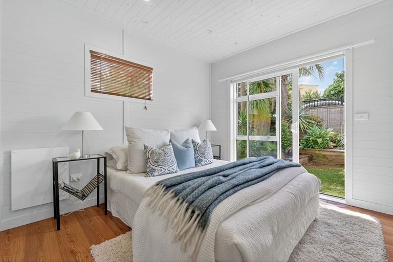 Photo of property in 29 Peter Terrace, Castor Bay, Auckland, 0620