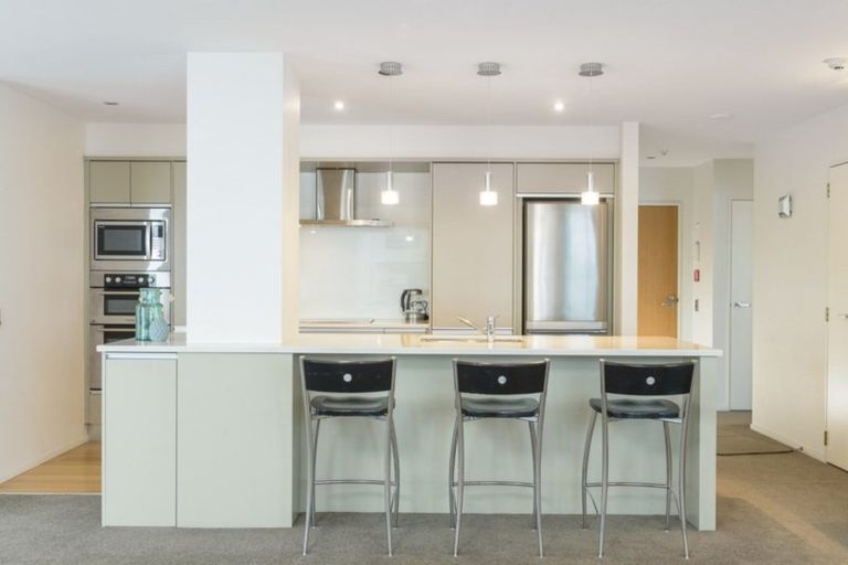 Photo of property in 5/48 Marine Parade, Mount Maunganui, 3116