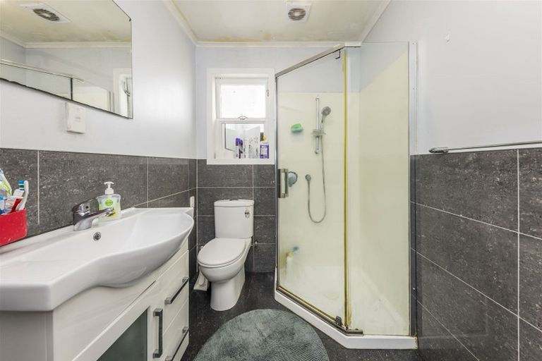 Photo of property in 92 Portage Road, New Lynn, Auckland, 0600