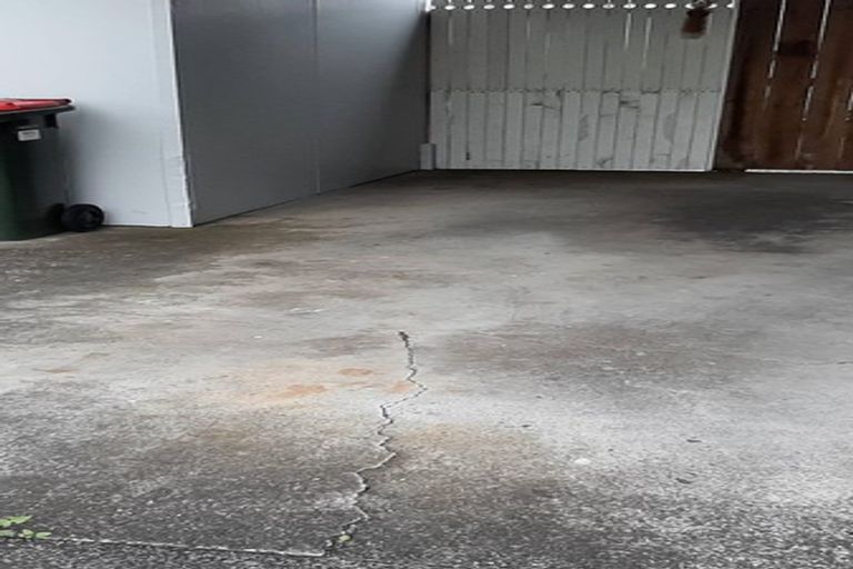 Photo of property in 2/127 Portage Road, New Lynn, Auckland, 0600