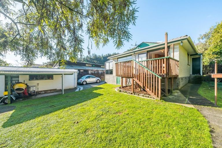 Photo of property in 78 Kairimu Street, Stokes Valley, Lower Hutt, 5019