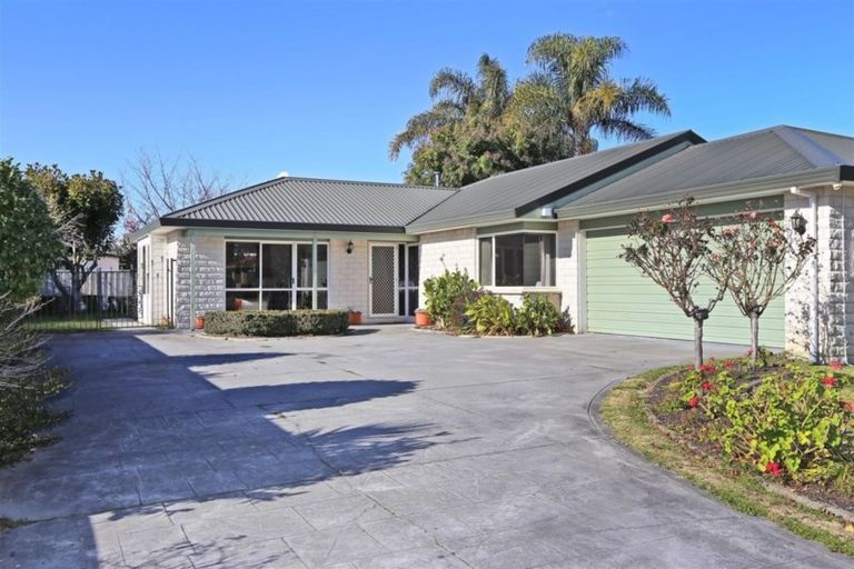 Photo of property in 4 Gresham Place, Taradale, Napier, 4112