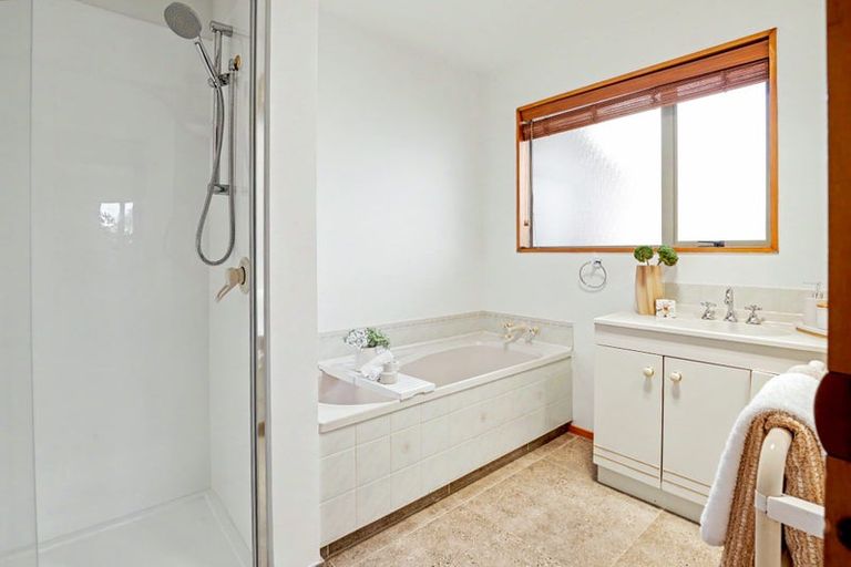 Photo of property in 32 Kintyre Drive, Broomfield, Christchurch, 8042