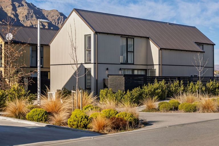 Photo of property in 2 Boulder Lane, Jacks Point, 9371