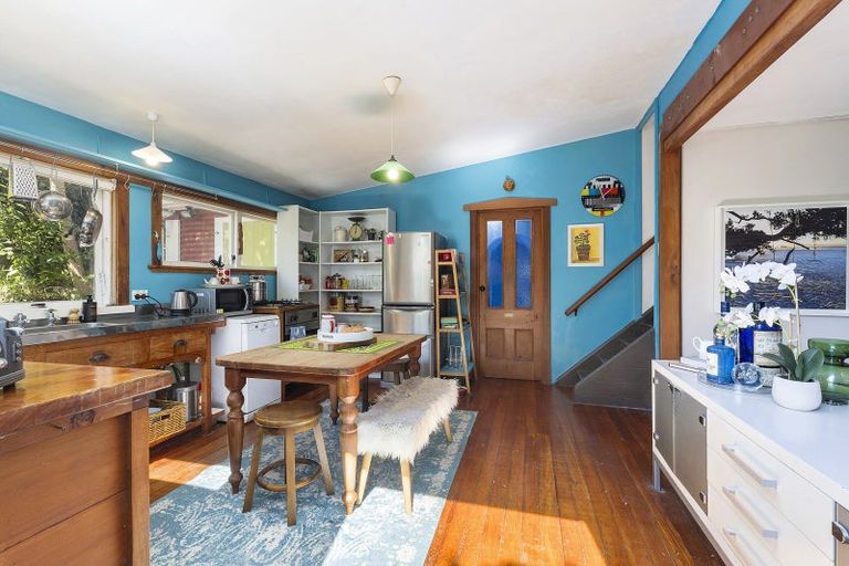 Photo of property in 77 Holloway Road, Aro Valley, Wellington, 6021