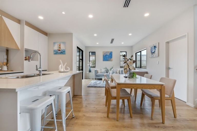 Photo of property in 24 Carrygawley Road, Flat Bush, Auckland, 2019