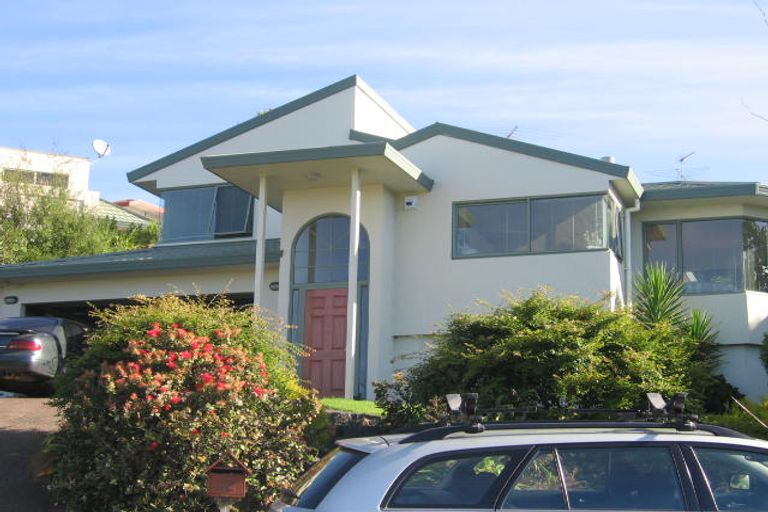 Photo of property in 22 Greenridge Court, Glenfield, Auckland, 0629