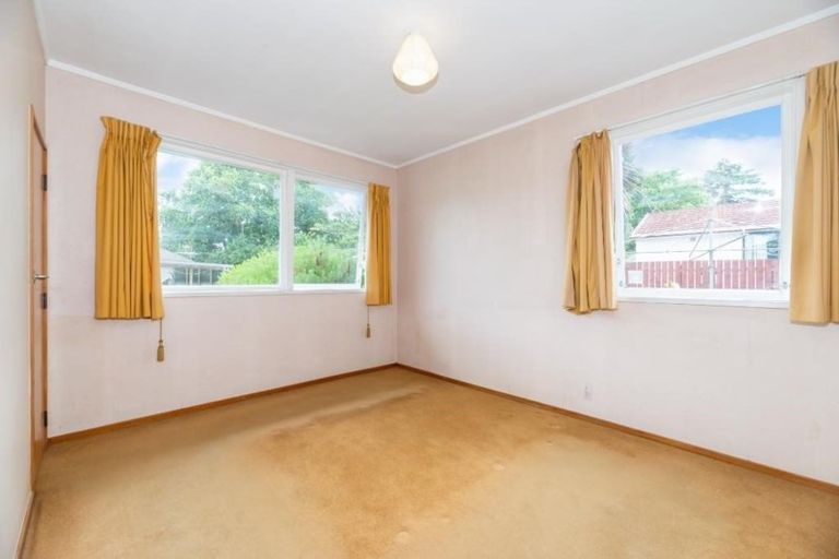 Photo of property in 2 Sunvue Road, Glen Eden, Auckland, 0602