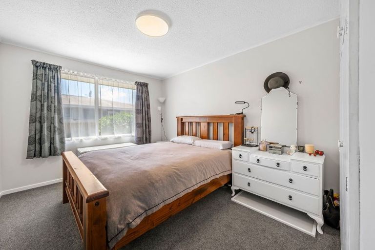 Photo of property in 6 Cam Place, Harewood, Christchurch, 8051