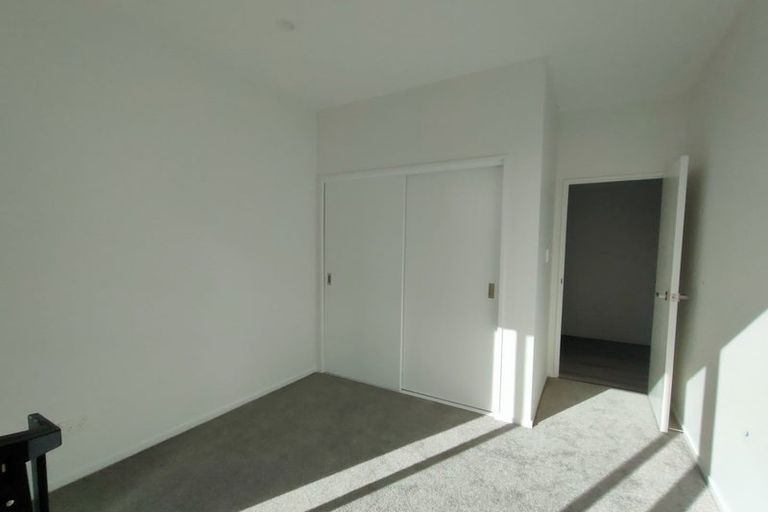Photo of property in 35 Morus Road, Massey, Auckland, 0614