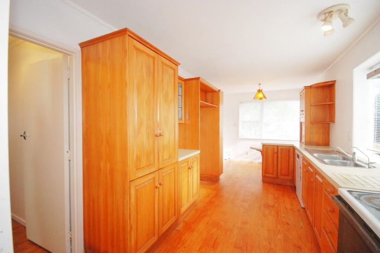 Photo of property in 14 Minaret Drive, Bucklands Beach, Auckland, 2014