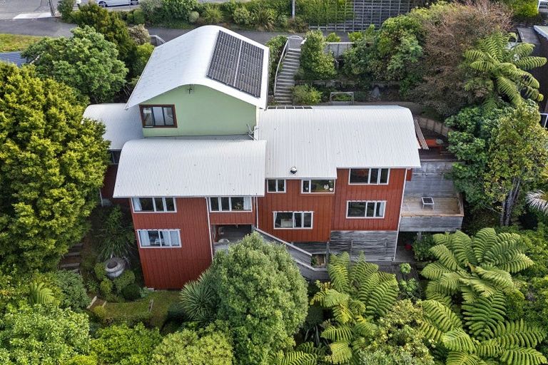 Photo of property in 12-12a Maungaraki Road, Korokoro, Lower Hutt, 5012