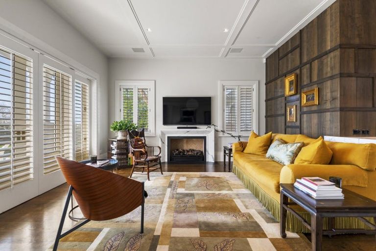 Photo of property in 21 Stanley Point Road, Stanley Point, Auckland, 0624