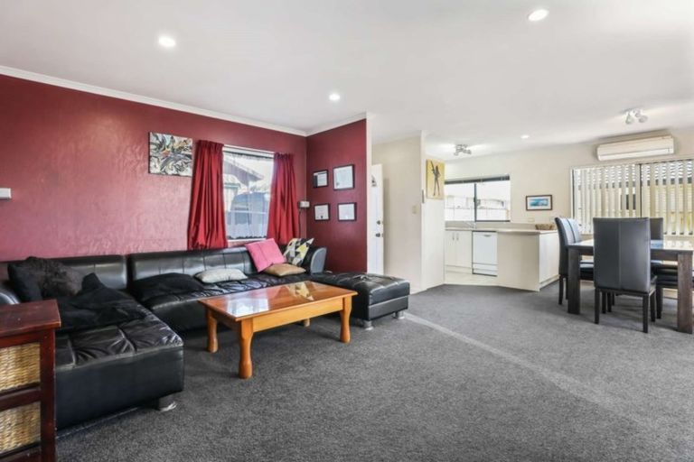 Photo of property in 34 Puriri Road, Pukekohe, 2120