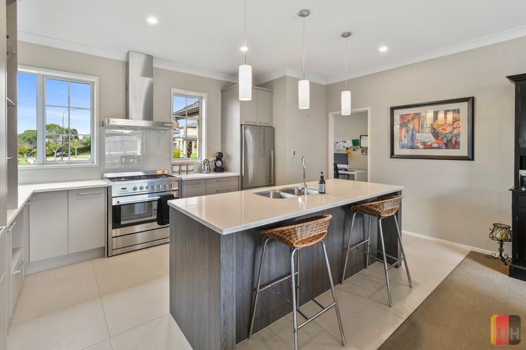 Photo of property in 242 Harbourside Drive, Karaka, Papakura, 2113