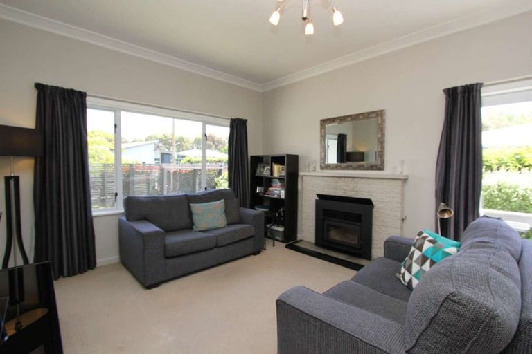 Photo of property in 1/2 Anzac Avenue, Onekawa, Napier, 4110
