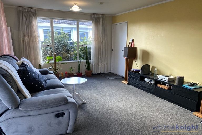 Photo of property in 19 Salford Avenue, Redwood, Christchurch, 8051