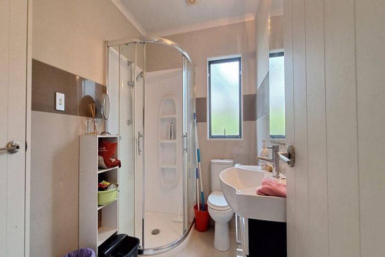Photo of property in 34 Borneo Drive, Fairview Heights, Auckland, 0632