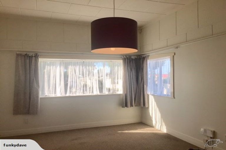 Photo of property in 44 Rimu Street, New Lynn, Auckland, 0600